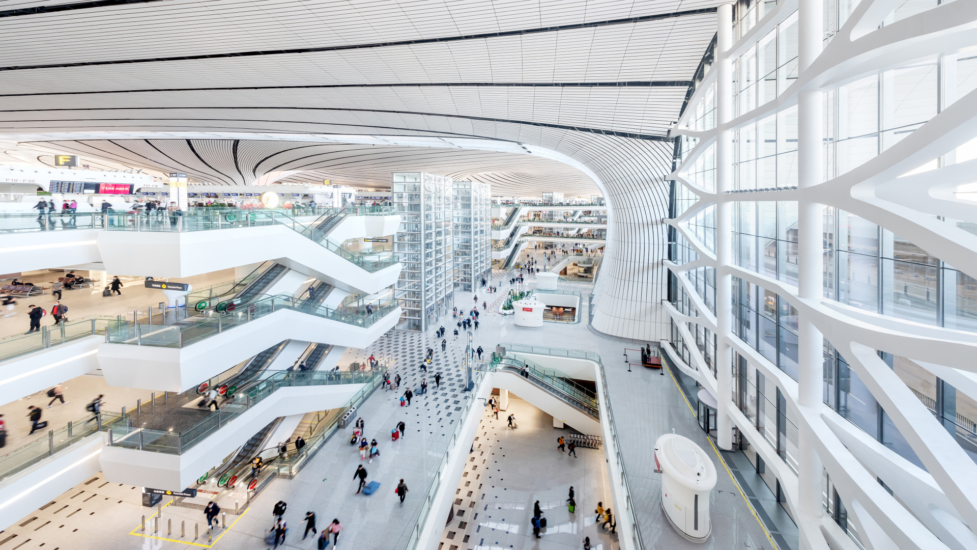 آسانسور فوجی با دیزاین سفید