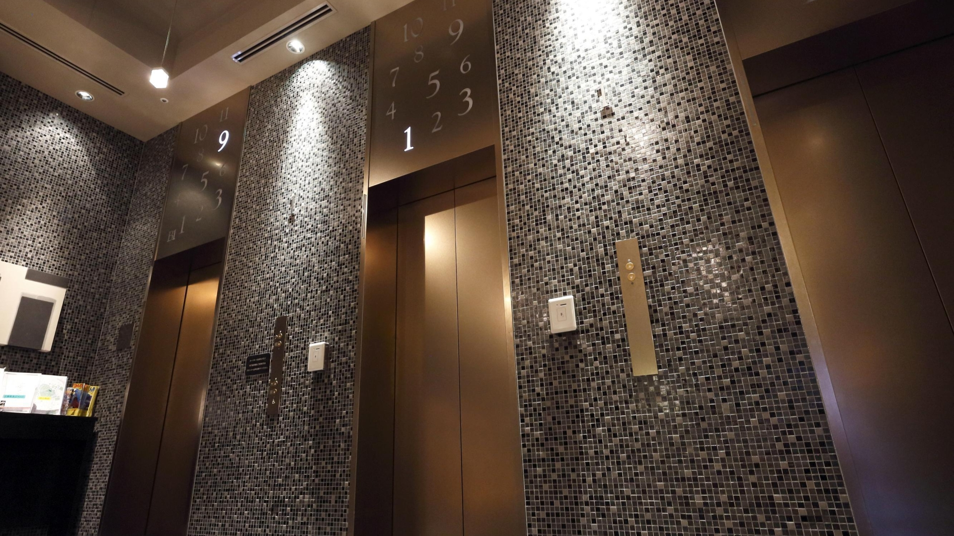 آسانسور فوجی با دیزاین گلد